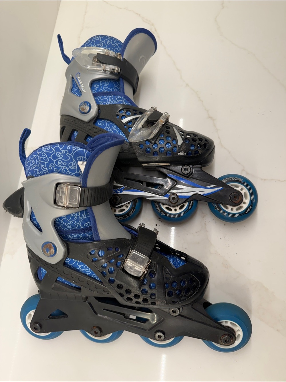 Kids Adjustable Blue and Silver Inline Skates - Picture 4 of 7